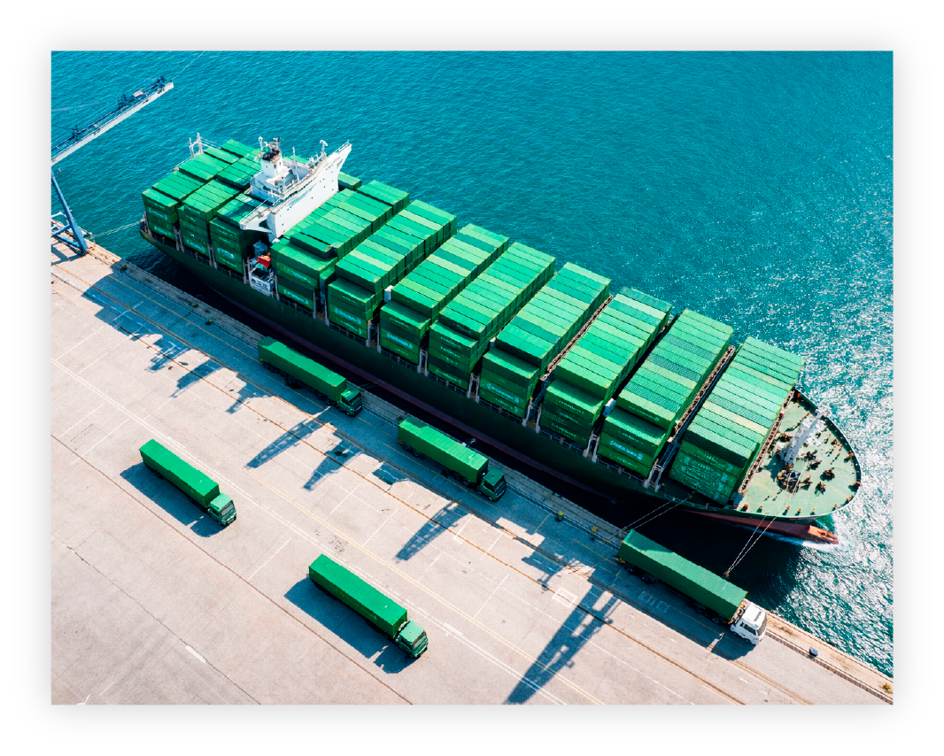 Buque portacontenedores y operación logística de importación y exportación